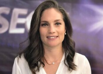 Gazeteci Nevşin Mengü’ye 1 yıl 3 ay hapis cezası