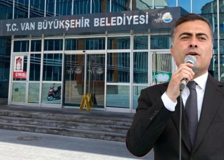 Van Büyükşehir Belediyesi Eş Başkanı Abdullah Zeydan'a 3 yıl 9 ay hapis cezası! 1 Van Büyükşehir Belediyesi Eş Başkanı Abdullah Zeydan’a 3 yıl 9 ay hapis cezası!