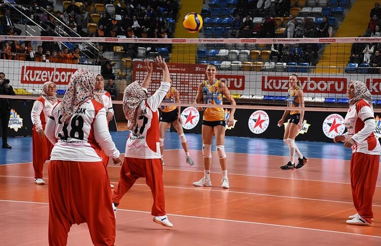 “Filenin Şalvarlı Sultanları”, Kuzeyboru ile gösteri maçı yaptı