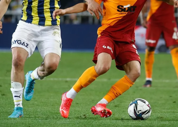 Galatasaray - Fenerbahçe derbisinde 55 yıl sonra bir ilk yaşanacak 1 Galatasaray – Fenerbahçe derbisinde 55 yıl sonra bir ilk yaşanacak