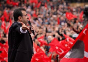 Ekrem İmamoğlu: Siyaset yapmak gerekiyor, sadece mitinglerle gitmez 2 Ekrem İmamoğlu: Siyaset yapmak gerekiyor, sadece mitinglerle gitmez