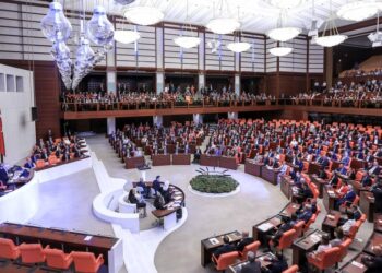 TBMM’ye gelen uçuk talep: “Abi-abla hitaplarının aile dışında kullanılması yasaklansın”