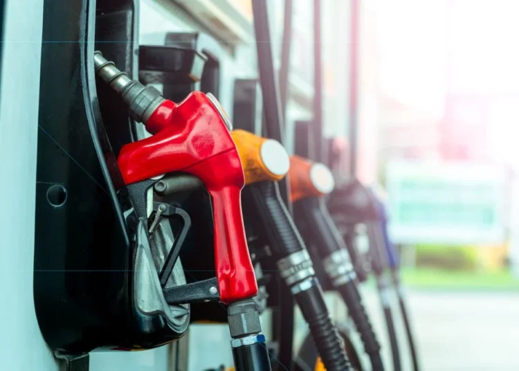 İmamoğlu operasyonunun dövizi yükseltmesi; benzin, mazot ve LPG’ye zam olarak yansıyor