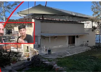 Çatı tamiri yapan baba-oğlu şiddetli rüzgar ölüme uçurdu
