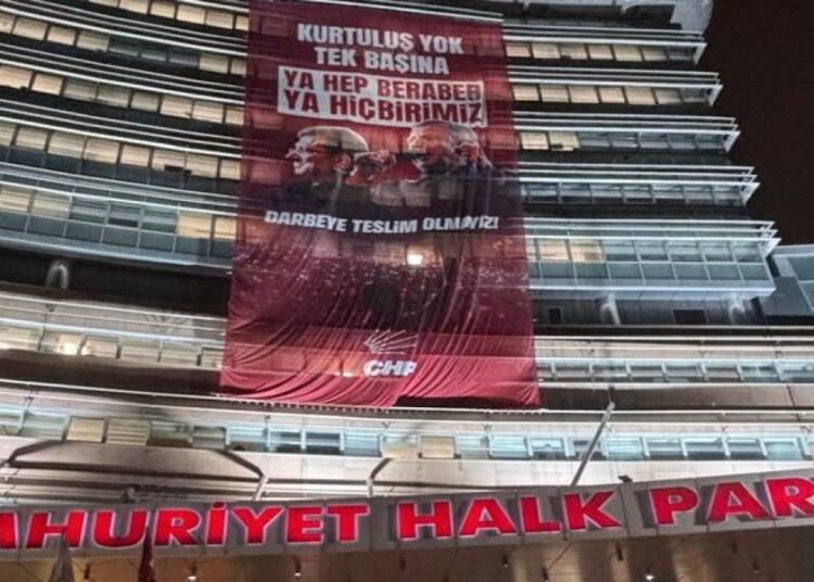 CHP, 'kayyım' ihtimaline karşı olağanüstü kurultaya gidiyor 1 CHP, ‘kayyım’ ihtimaline karşı olağanüstü kurultaya gidiyor