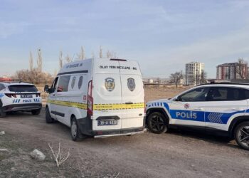 Boş bir arazide 3 kişi baygın, 1 kişi ölü bulundu