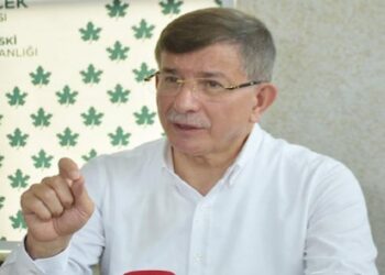 Ahmet Davutoğlu: Her tarafa korku saldılar, kimse konuşamıyor