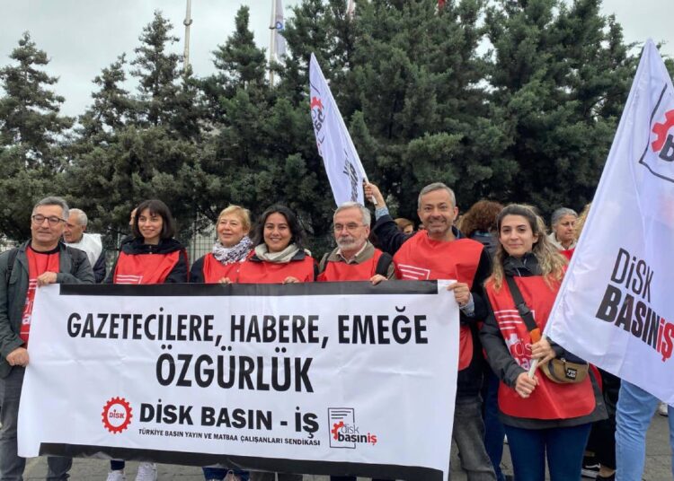 Gazeteciler yoksul: Her 3 basın çalışanından biri 30 binin altında maaş alıyor