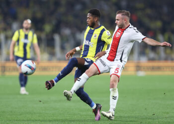 Safa Kar yazdı I Fenerbahçe yara aldı!