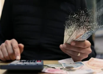 İmamoğlu operasyonunun Türk ekonomisine bir günlük maliyeti 2,8 trilyon lira