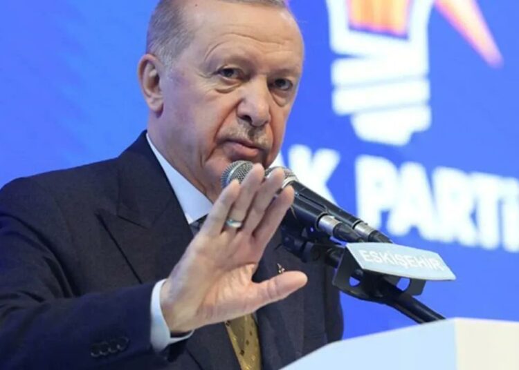 Erdoğan eylemcilere "vandal" dedi: "Camilerimizi meyhaneye çevirdiler" 1 Erdoğan eylemcilere “vandal” dedi: “Camilerimizi meyhaneye çevirdiler”