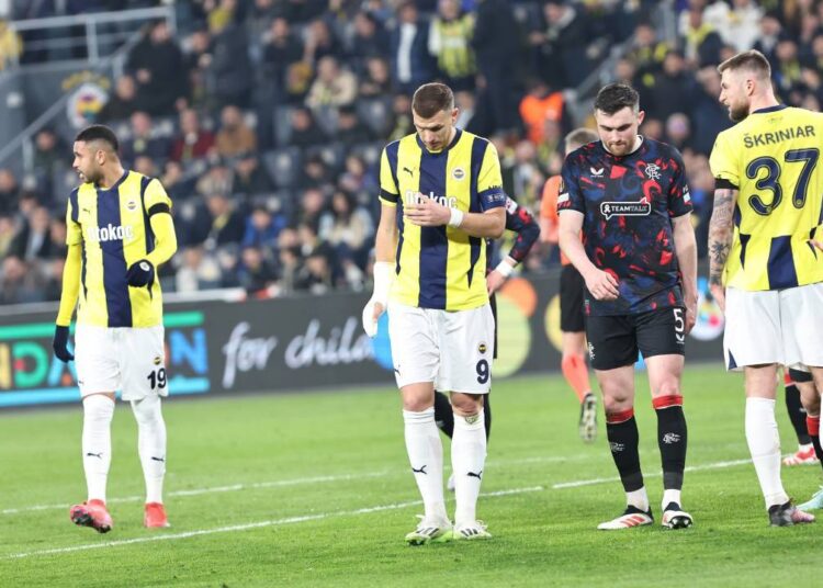 Fenerbahçe evinde mağlup! Avrupa’da çeyrek final umudu rövanşa kaldı 1 Fenerbahçe evinde mağlup! Avrupa’da çeyrek final umudu rövanşa kaldı