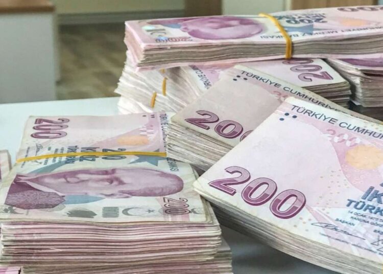 Hazine geçen ay 397.6 milyar TL açık verdi