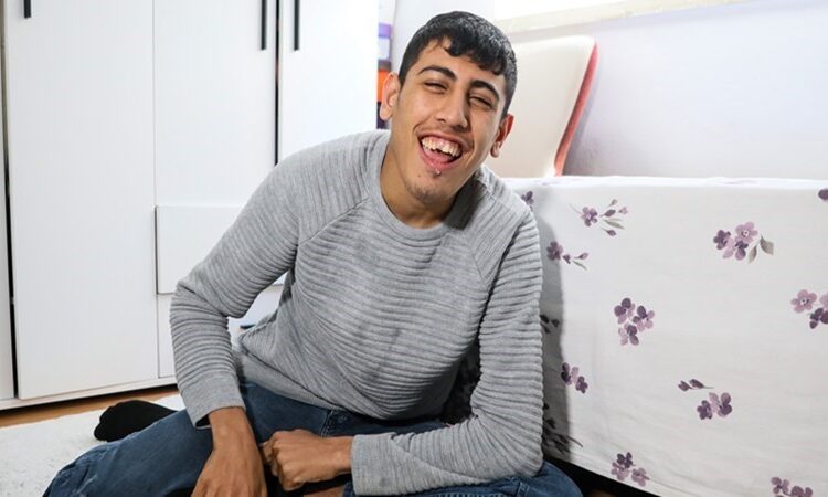 18 aylık bebek zihni var: Yüzde 90 engelli Emrecan ‘taciz’le suçlanıyor