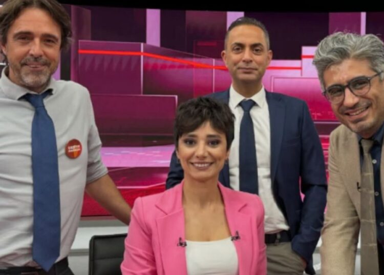 Halk TV'deki 'Rasim Ozan Kütahyalı' krizi büyüyor: Kayda Geçsin ekibi kanaldan ayrıldı 1 Halk TV’deki ‘Rasim Ozan Kütahyalı’ krizi büyüyor: Kayda Geçsin ekibi kanaldan ayrıldı