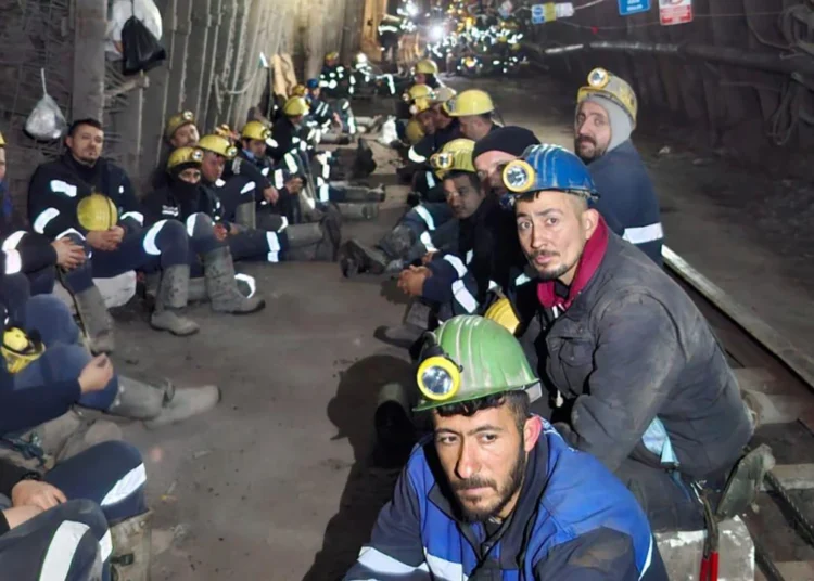 Çayırhan Termik santrali ve maden ocağı işçileri kendilerini yerin 800 metre altına kapattı 1 Çayırhan Termik santrali ve maden ocağı işçileri kendilerini yerin 800 metre altına kapattı