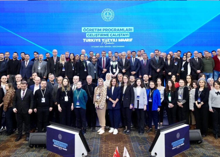 Okullara para yok, çalıştaya 17 milyon lira 1 Okullara para yok, çalıştaya 17 milyon lira