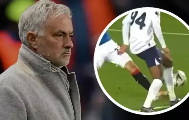 Mourinho: 3 penaltı verilmedi, oyuncularımla gurur duyuyorum, eleneceksek böyle elenelim 1 Mourinho: 3 penaltı verilmedi, oyuncularımla gurur duyuyorum, eleneceksek böyle elenelim