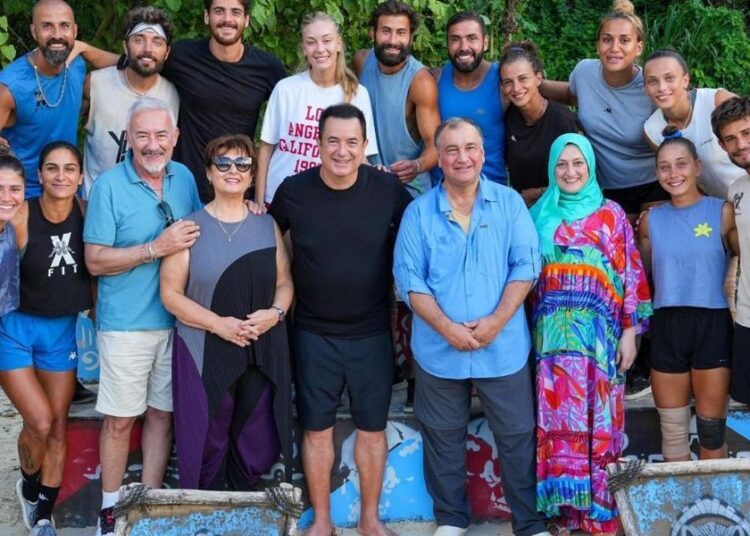 Türkiye’nin en zengin iş insanından Survivor adasına ziyaret 1 Türkiye’nin en zengin iş insanından Survivor adasına ziyaret