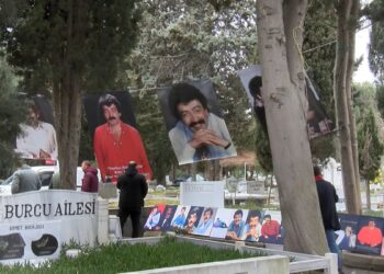 Müslüm Gürses kabri başında anıldı 7 Müslüm Gürses kabri başında anıldı