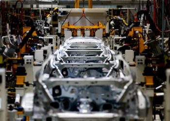 Otomotiv üretimi yıllık bazda yüzde 13,3 azaldı