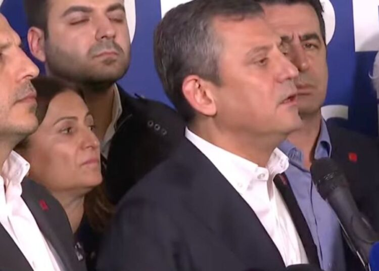 Özgür Özel: Erdoğan demokrasi treninden darbecilerin durağında indi 1 Özgür Özel: Erdoğan demokrasi treninden darbecilerin durağında indi