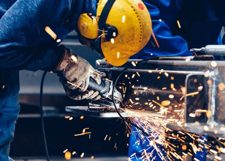 Sanayi üretimi 2025’e düşüşle başladı! Ocakta yüzde 2,3 azalma