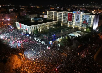 Yüzbinler Saraçhane’ye akın etti