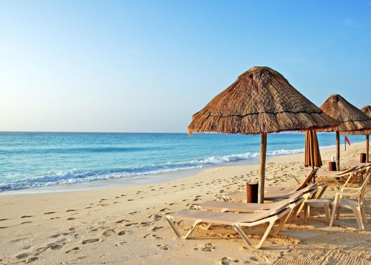 Yargıtay: Sahiller kamusal alandır, plajlarda zorla şezlong kiralanamaz