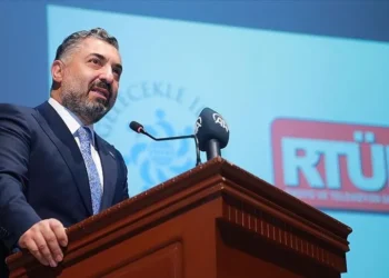 RTÜK Başkanı televizyon kanallarını tehdit etti, canlı yayınlar durduruldu