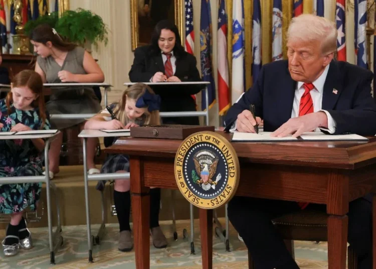 ABD Başkanı Trump, Eğitim Bakanlığı’nı kapatıp yetkilerini eyaletlere devretti 1 ABD Başkanı Trump, Eğitim Bakanlığı’nı kapatıp yetkilerini eyaletlere devretti