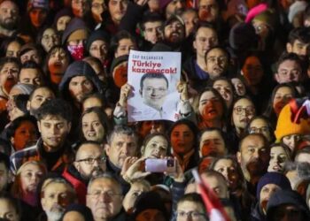 Ali Yerlikaya açıkladı: 323 kişi gözaltına alındı