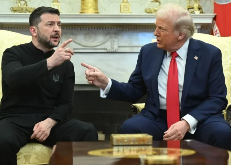 Trump’tan beklenen hamle geldi: Ukrayna'ya askeri yardımlar durdu! 1 Trump’tan beklenen hamle geldi: Ukrayna’ya askeri yardımlar durdu!