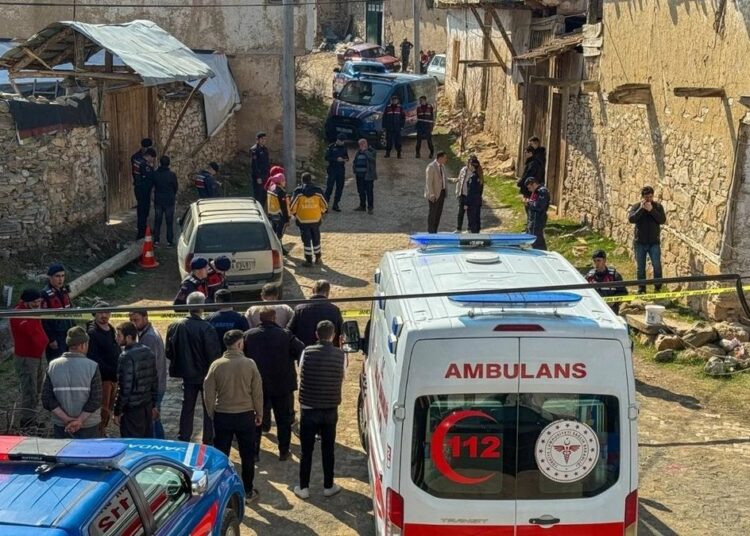 89 yaşındaki kişi komşularına ateş açtı: 2 ölü, 1 ağır yaralı