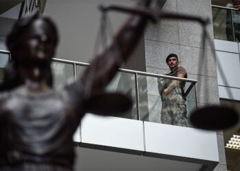 Mümtaz’er Türköne yazdı I Yargıdan AK Parti’ye dost ateşi