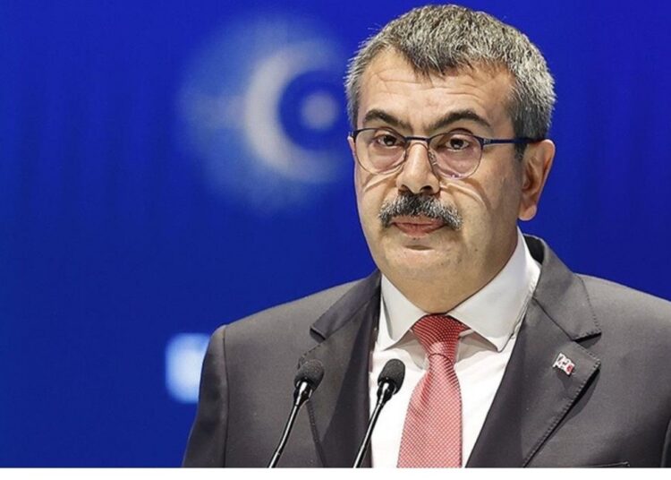AK Parti'de kriz patlak verdi: 'Yusuf Tekin nasıl rektör oldu?' sorusu ortamı gerdi 1 AK Parti’de kriz patlak verdi: ‘Yusuf Tekin nasıl rektör oldu?’ sorusu ortamı gerdi