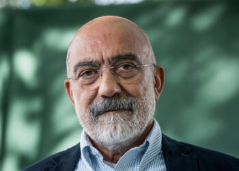 Ahmet Altan: Türkiye’deki yazarlar tehlikede
