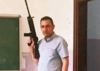 Tüfekle okulda poz veren müdür yardımcısı Çinkaya’ya soruşturma başlatıldı