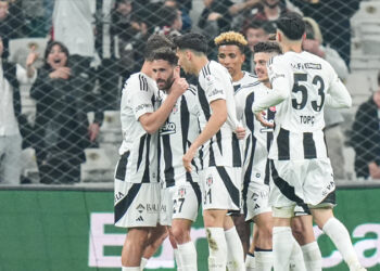 Beşiktaş evinde farka gitti, Hatayspor küme düştü