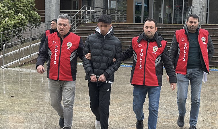Edirne'de 14 yaşındaki kızı öldüren zanlı tutuklandı: Kendisi de 14 yaşında 2 Edirne'de 14 yaşındaki kızı öldüren zanlı tutuklandı: Kendisi de 14 yaşında