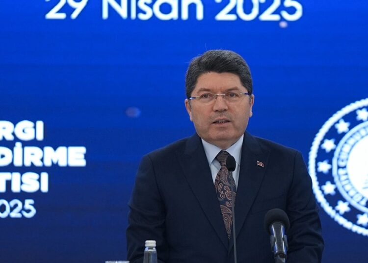 Adalet Bakanı'ndan 10. Yargı Paketi açıklaması: '40 madde hazırladık' 1 Adalet Bakanı’ndan 10. Yargı Paketi açıklaması: ’40 madde hazırladık’