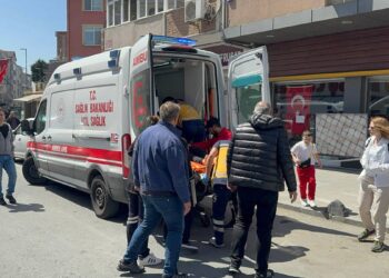 Depremde yüksekten atlayan 151 kişi yaralandı