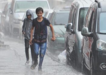 Meteoroloji uyardı: Kuvvetli sağanak ve fırtına geliyor