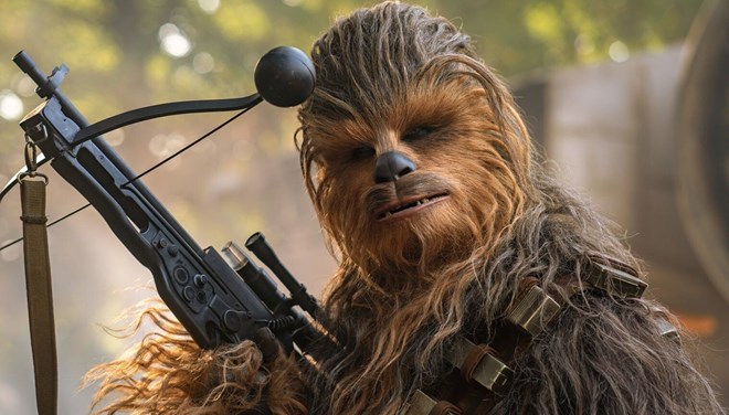 Chewbacca'nın ikonik yaylı tüfeği rekor fiyata satıldı 1 Chewbacca’nın ikonik yaylı tüfeği rekor fiyata satıldı
