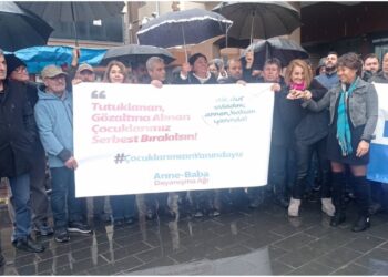 Tutuklu öğrencinin annesi de gözaltına alındı