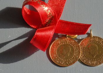 Emekli maaşı 2 çeyrek altına düştü, asgari ücretlinin 4 altını gitti