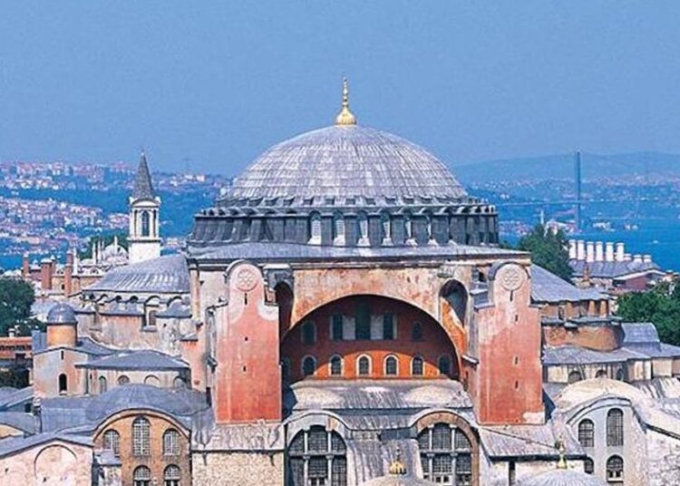 Ayasofya Camii restorasyona girdi... 1 Ayasofya Camii restorasyona girdi…