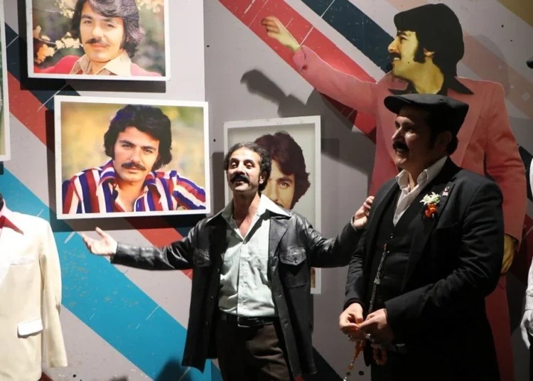 Ferdi Tayfur, memleketi Adana'da unutulmadı: 'Sabahçı Kahvesi' sergisi 1 Ferdi Tayfur, memleketi Adana’da unutulmadı: ‘Sabahçı Kahvesi’ sergisi
