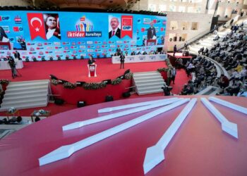 CHP kurultayının iptali davası ertelendi