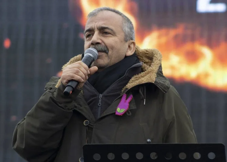 DEM Parti'den Sırrı Süreyya Önder açıklaması: İmralı heyetinde olmayacağı iddiaları yalanlandı 1 DEM Parti’den Sırrı Süreyya Önder açıklaması: İmralı heyetinde olmayacağı iddiaları yalanlandı
